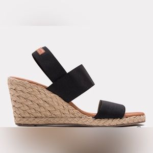 Andre Assoue Allison Espadrille Wedge size 7 or 38 EU